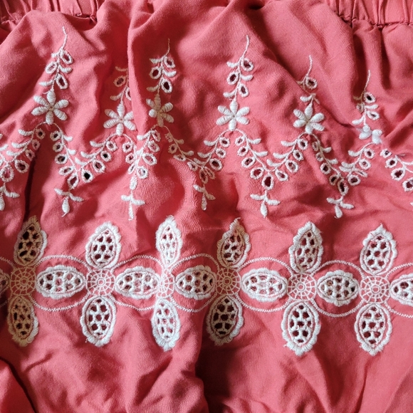 American Eagle Outfitters Red White Embroidered Off The Shoulder Crop Top - Picture 2 of 6